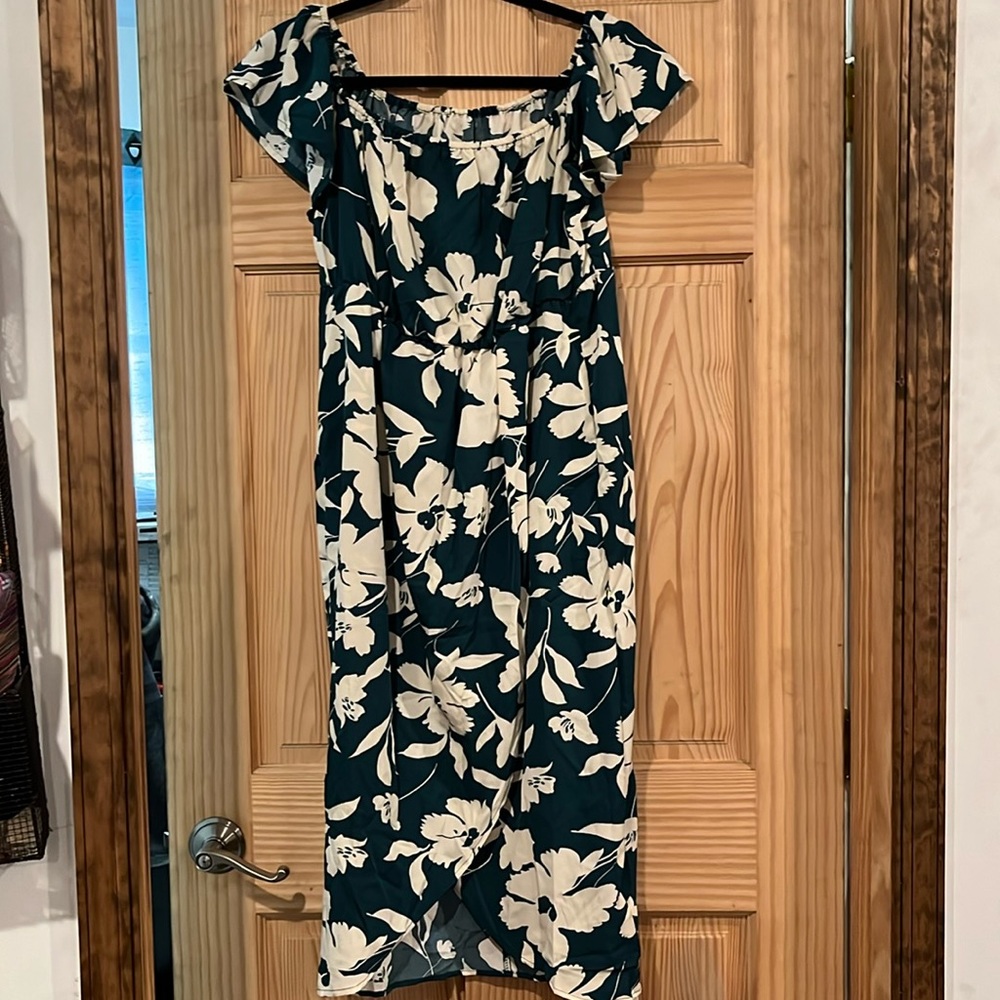 NWT BloomChic Dress Size 14-16